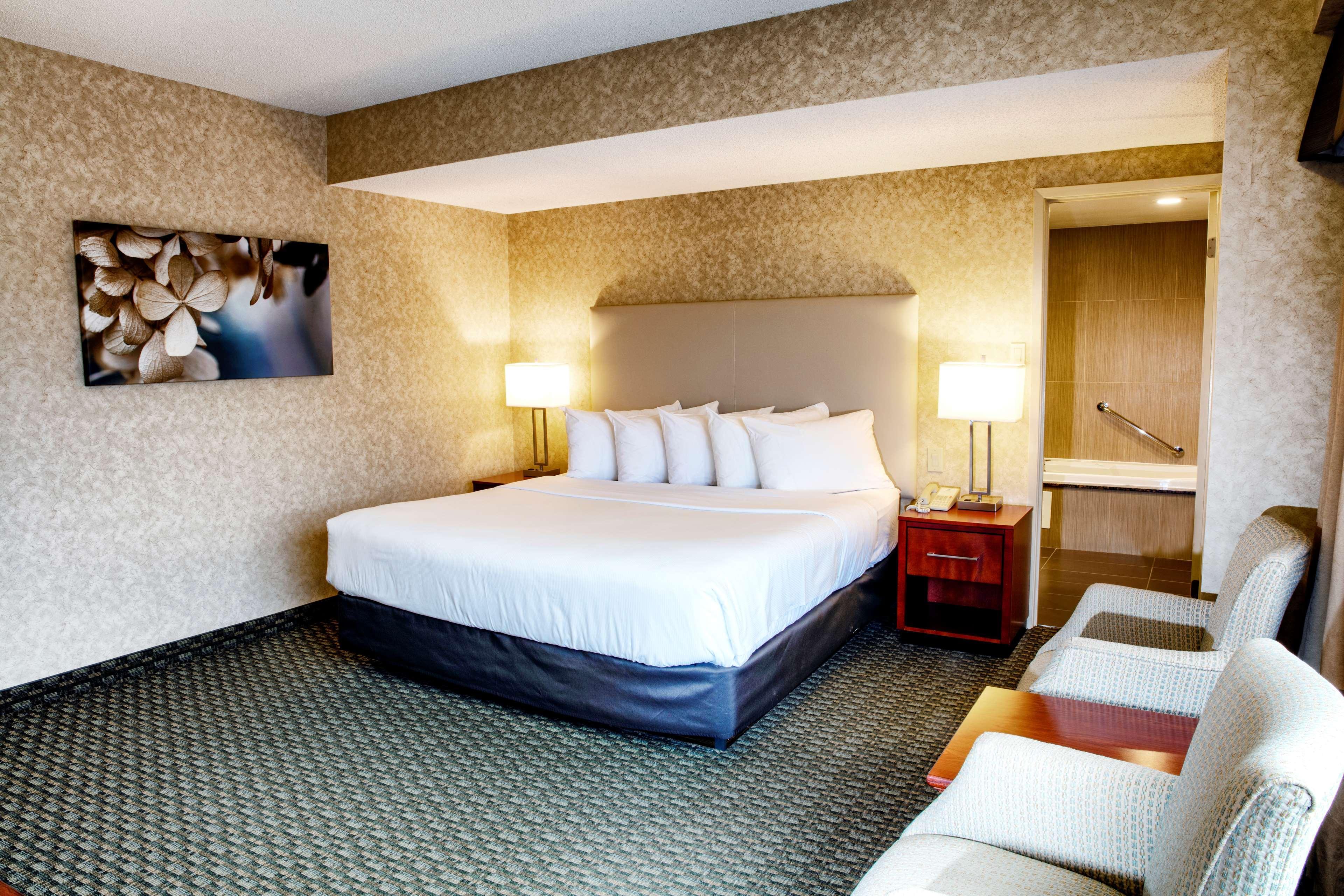 ניומרקט Best Western Voyageur Place Hotel מראה חיצוני תמונה